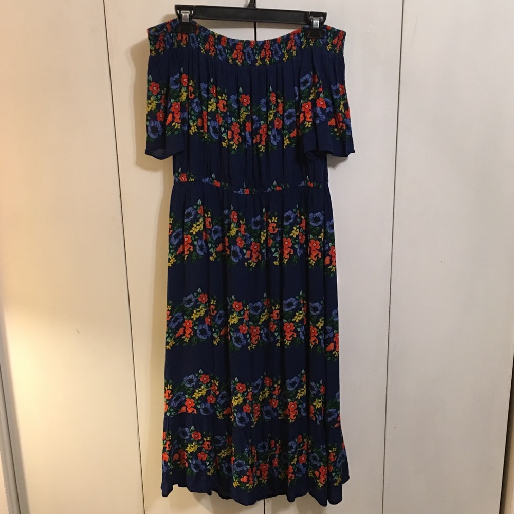💐 Old Navy Off the Shoulder Dress